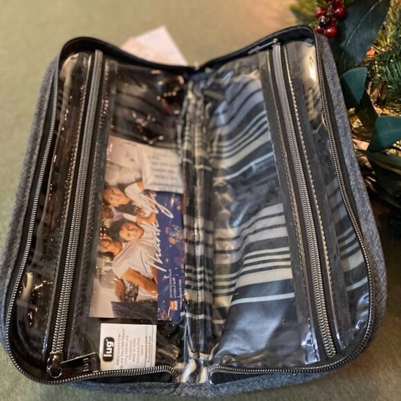 lug 2 pc Grey Quilted travel set - Picture 11 of 15